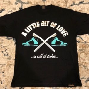 Black / Silver / Teal T-Shirt Sz XL